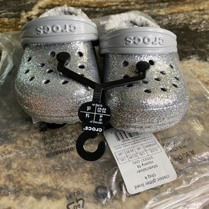 Brand new girls toddler sz 6 crocs
